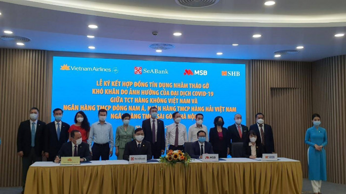 Ba ngân hàng cho Vietnam Airlines vay 4.000 tỷ đồng